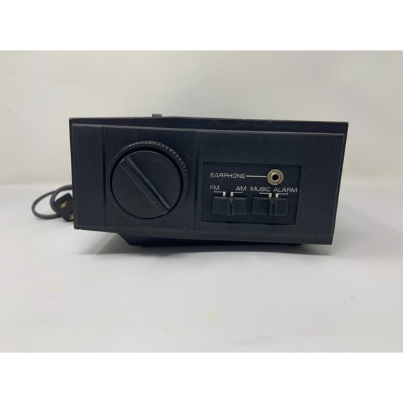 Vintage General Electric Alarm Clock Radio Walnut Wood Finish Tested 7-4685A - Picture 6 of 9
